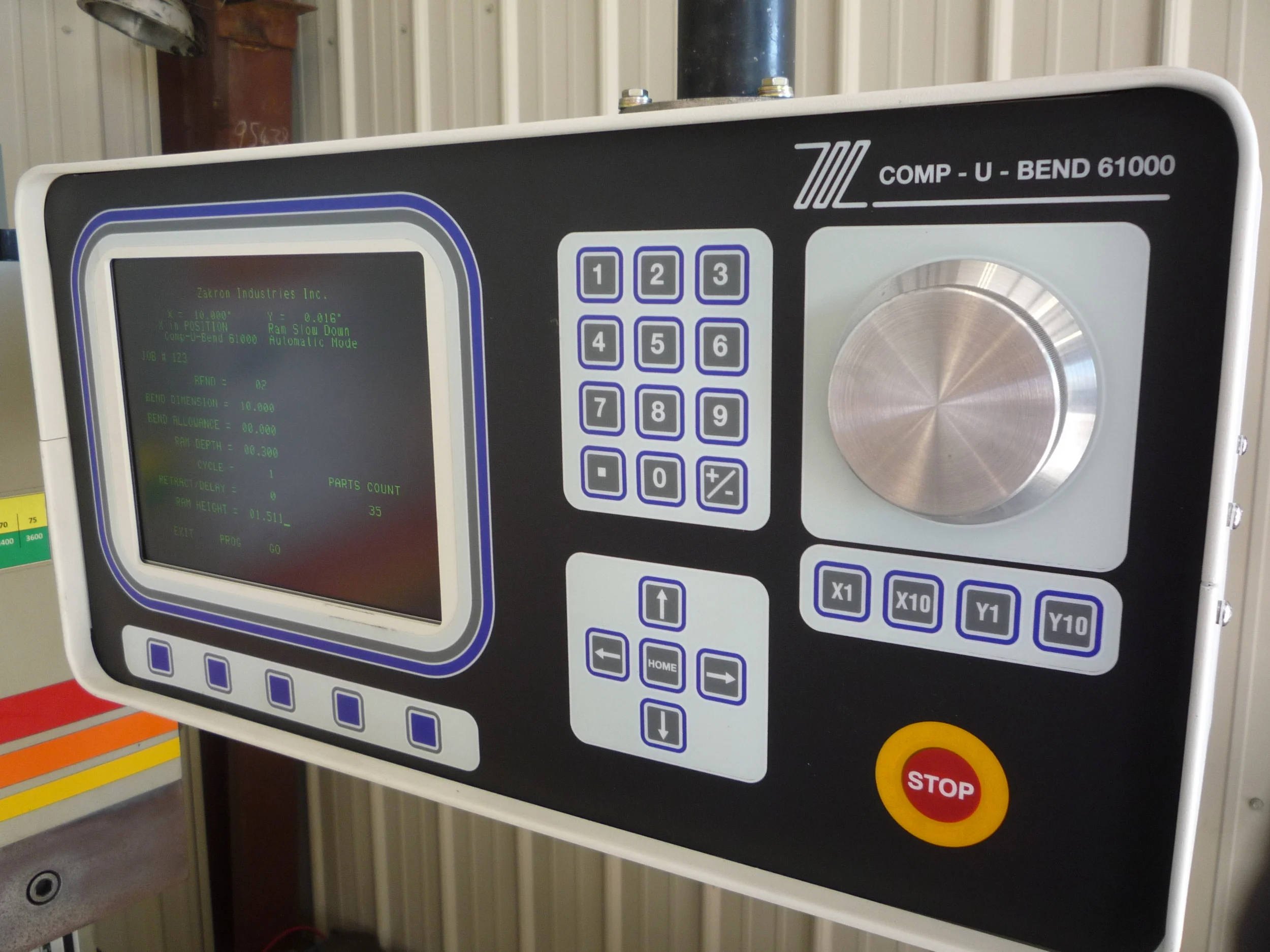 Includes New 61000 Slim LCD controller.