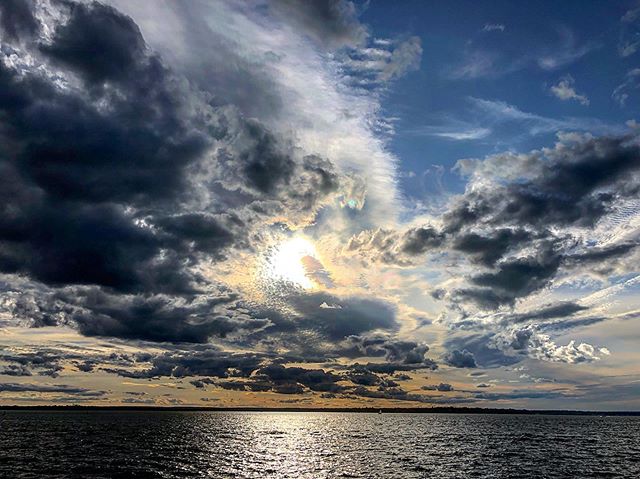 Perfect sky

#sky #sky_brilliance #clouds #sunset #ocean #nature #beauty #rhodeisland #outdoors #hoshtag
Great view with @mijitapo