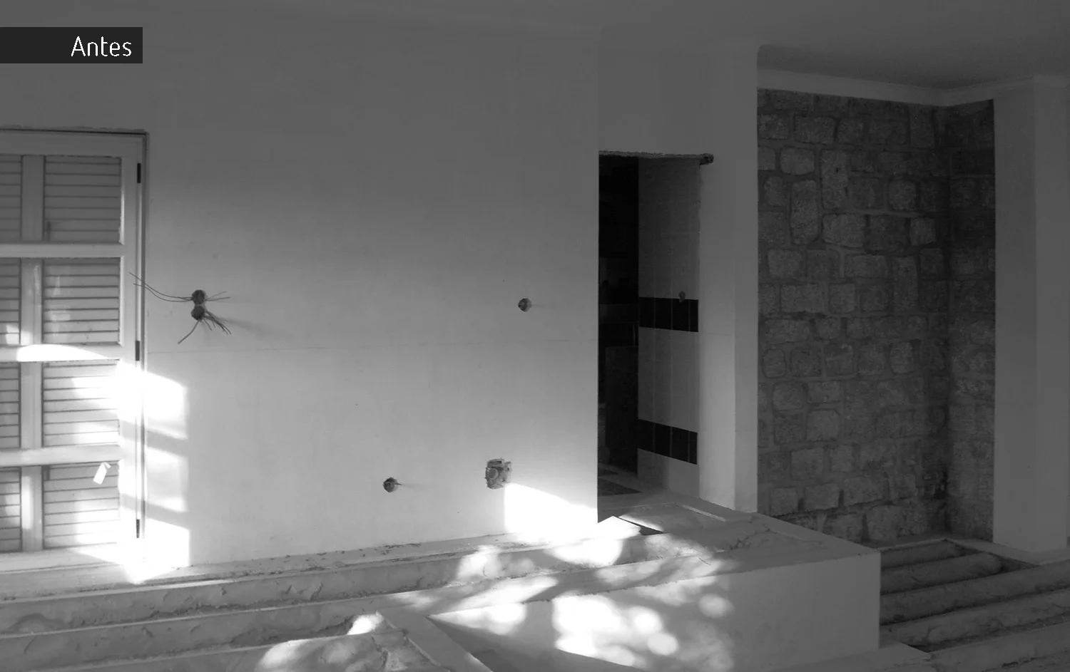 06a - Living Room - Before_Sala - Antes.jpg