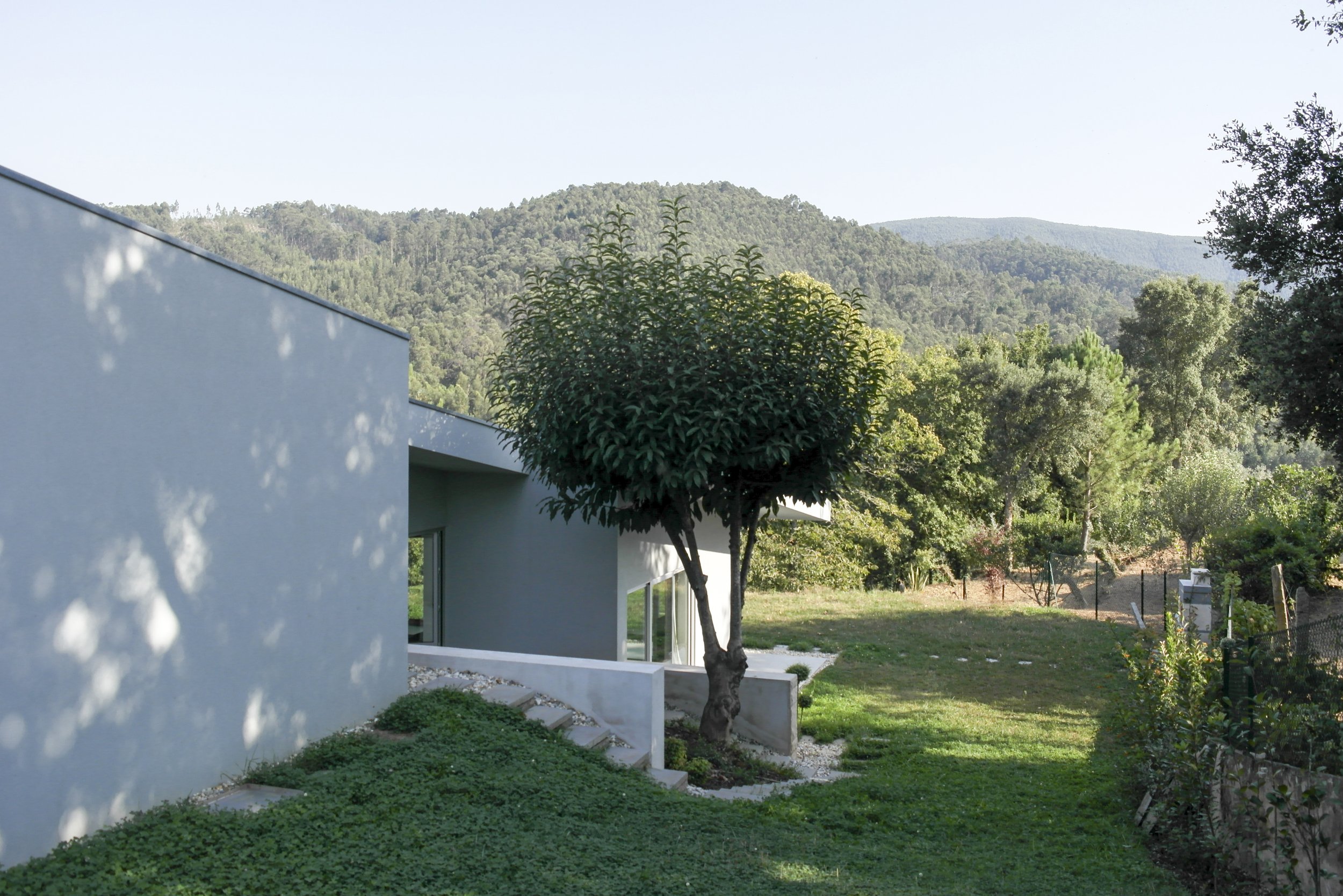 Moradia S+N - EVA atelier - Oliveira de Azeméis - Ossela - Arquitectos Porto - Construção - contemporânea (2).jpg