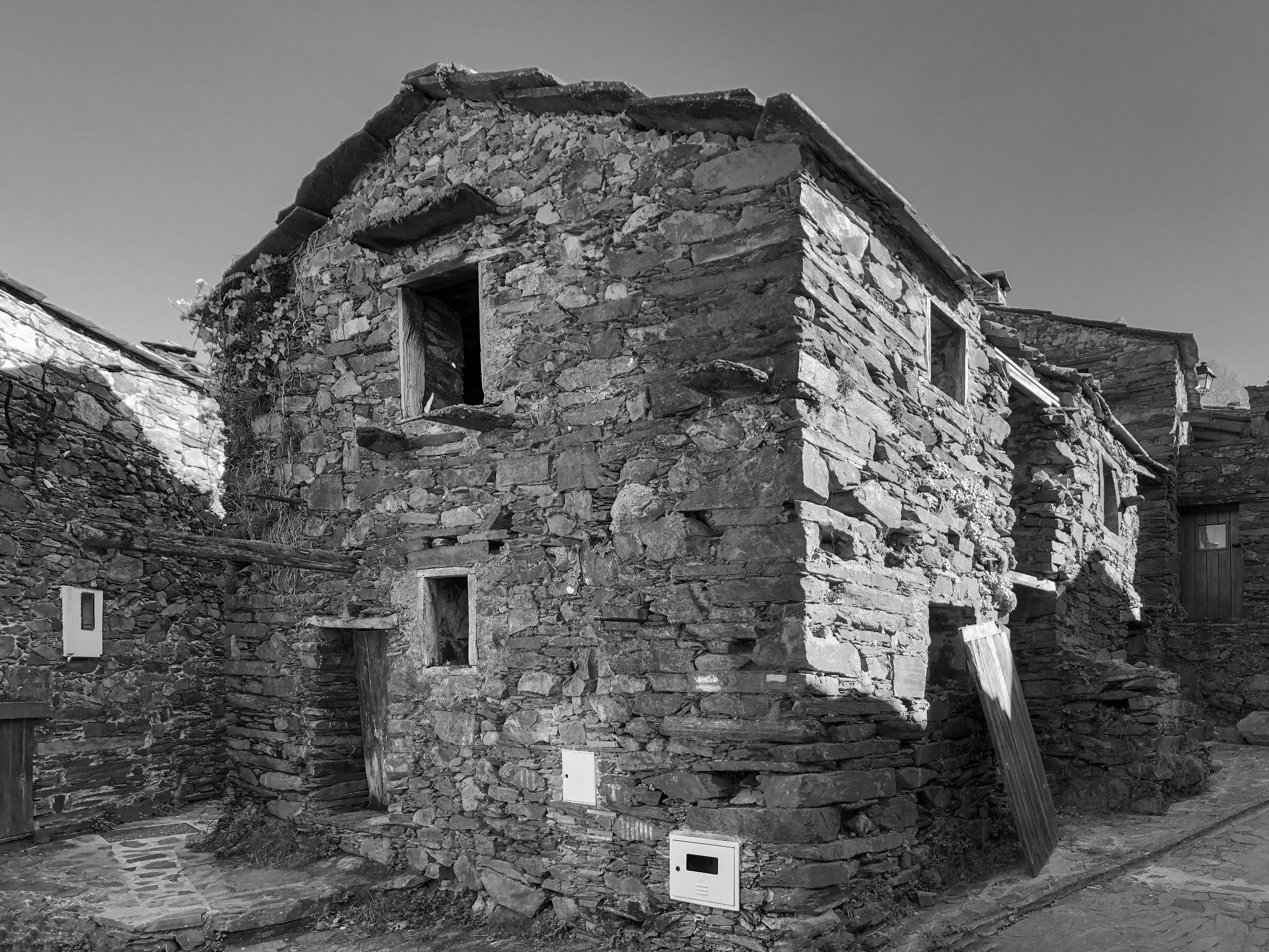 Casa da Beatriz - Casas Talasnal - aldeia xisto - reconstrução - eva atelier - projecto (5).jpg