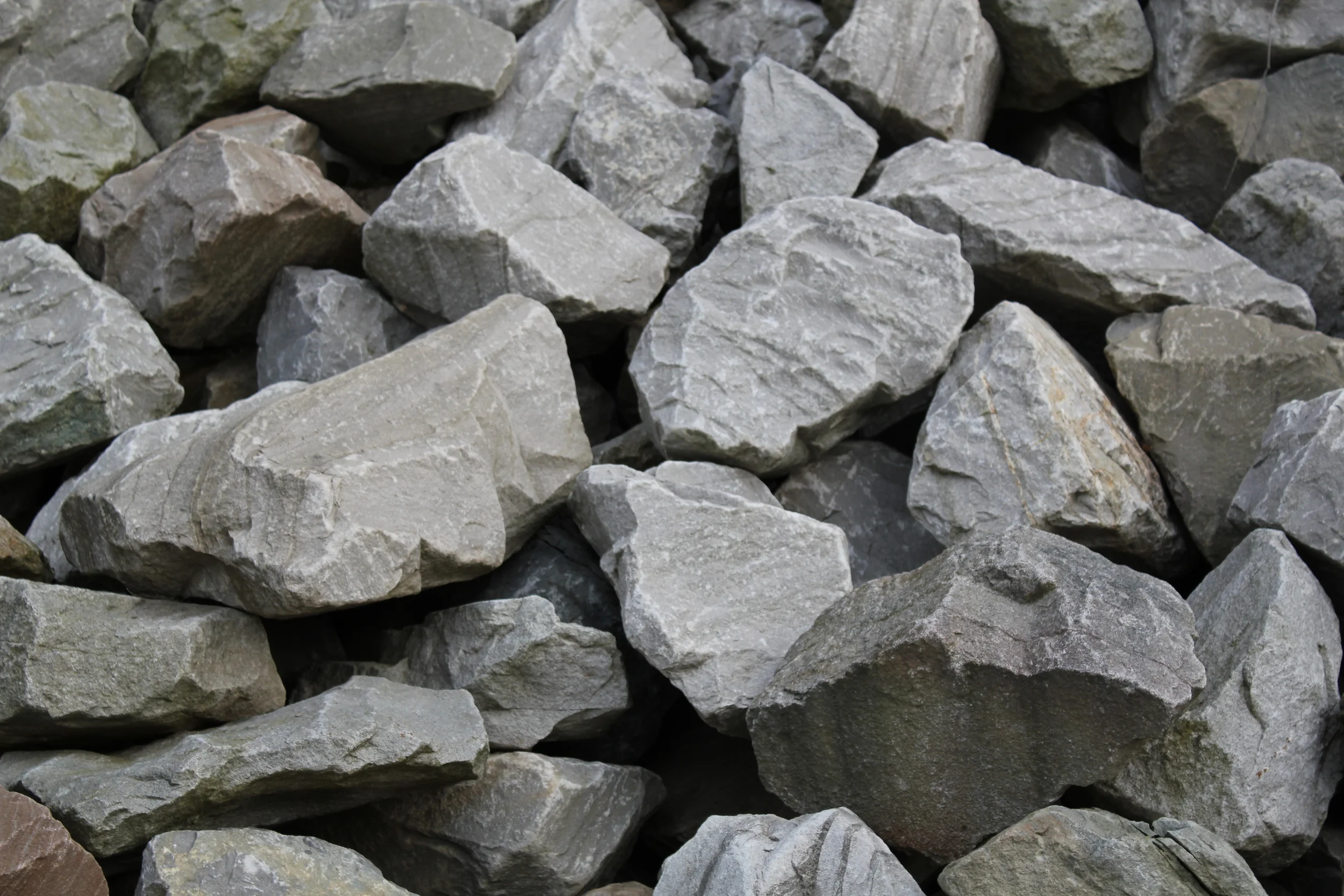 limestone boulders 007.JPG