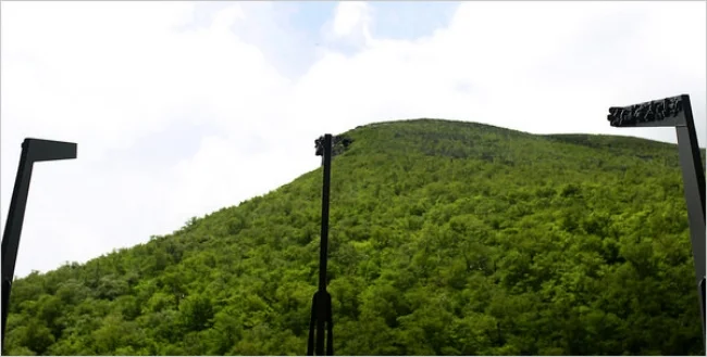 The Old Man of the Mountain's face comes together on the Profilers - Photo by Cherly Senter