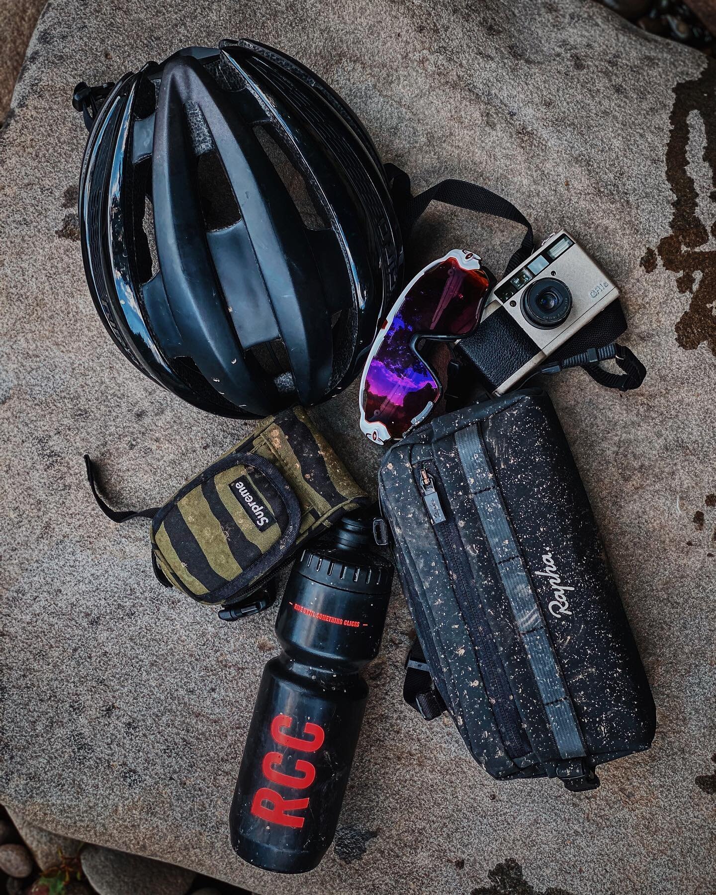 Gravel Ride Starter Kit.
.
.
.
.
#essentials #layflat #cycling #cyclinglife #gravelride #gravelroad #rapha #rapha_rcc #oakleyjawbreaker #ricohgr1s #girohelmets #trek #trekcheckpointsl5 #trekbikes #choosecycling #outdooradventures #outdoorsisfree #cat