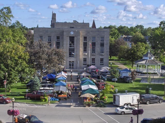 Aerial shot of the Farmers Market and South Street 2010.jpg