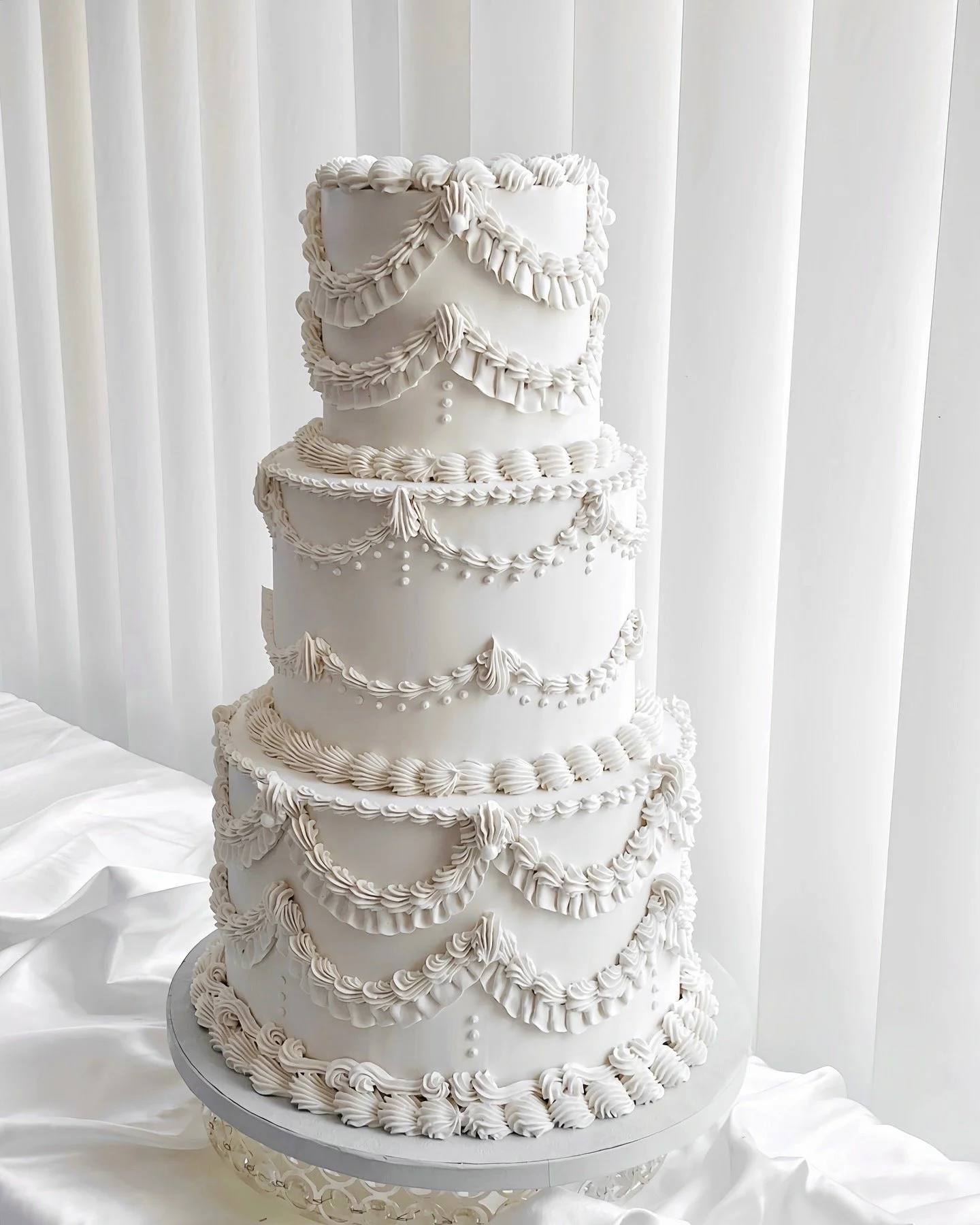 studio sweetly 3 tier wedding cake vintage piping
