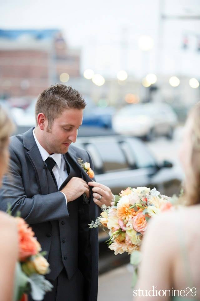 peach-fall-wedding-flowers.jpeg