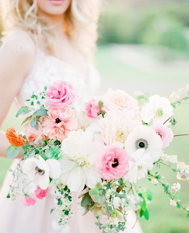 Spring in a bouquet⁠
⁠
Photography:@juliepaisleyphotography ⁠
⁠
⁠
#kentuckybride #Tennesseebride #destinationwedding #rosscastle #indianabride #kentuckywedding #tennesseewedding #engaged  #southernbride #southernwedding #nashvillewedding #louisvillew