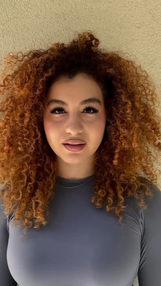 Check out this transformation by our Co-Founder @tippishorter . Mizani Aircut for the win with our @texpertcollective Air Curved Shear.
#texpert #texturedhair #textureeducation #curvedshear #aircut #repost