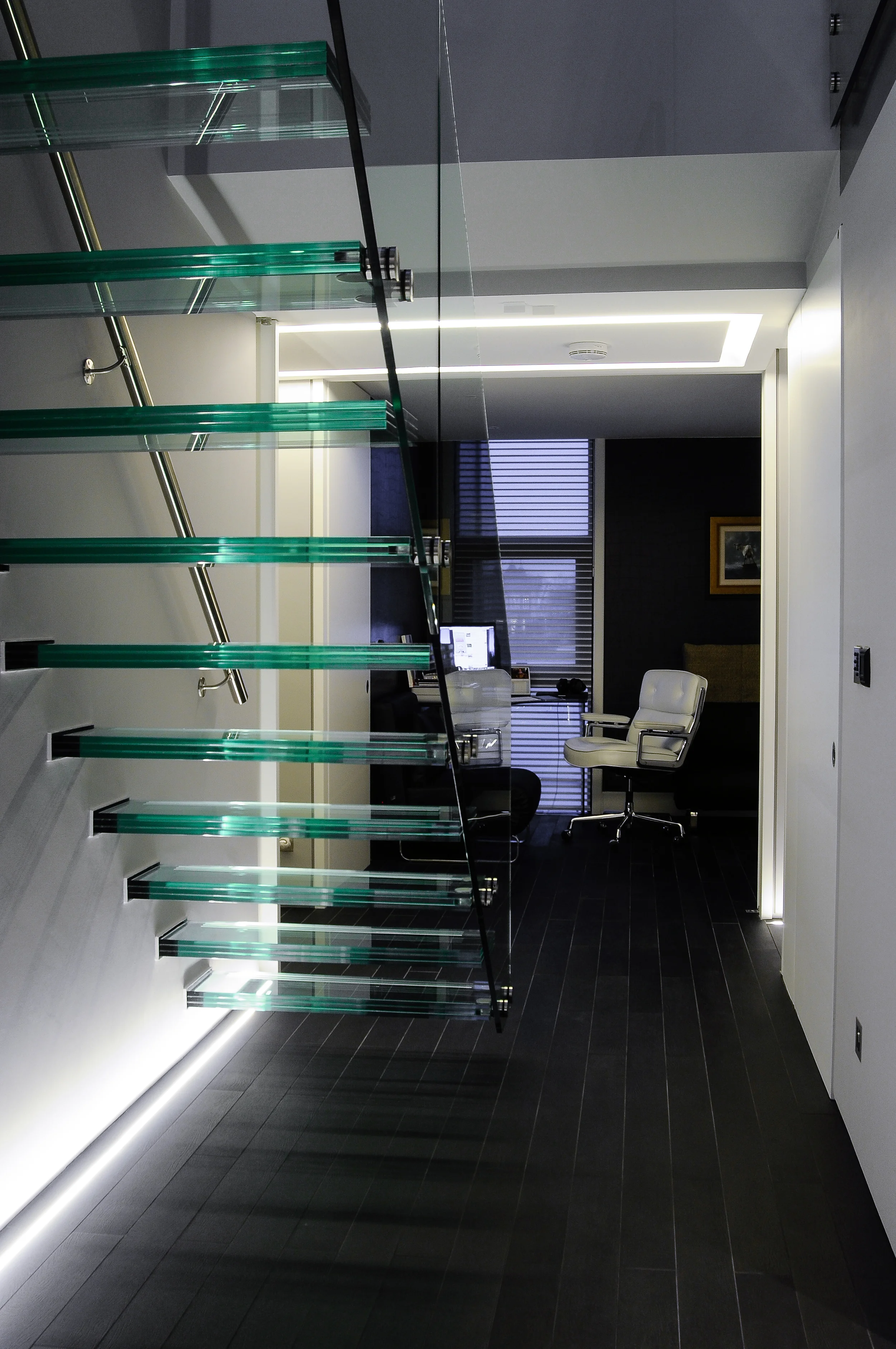 Staircaselighting.jpg