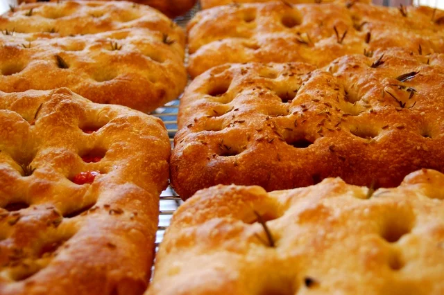 Foccacia (640x426).jpg