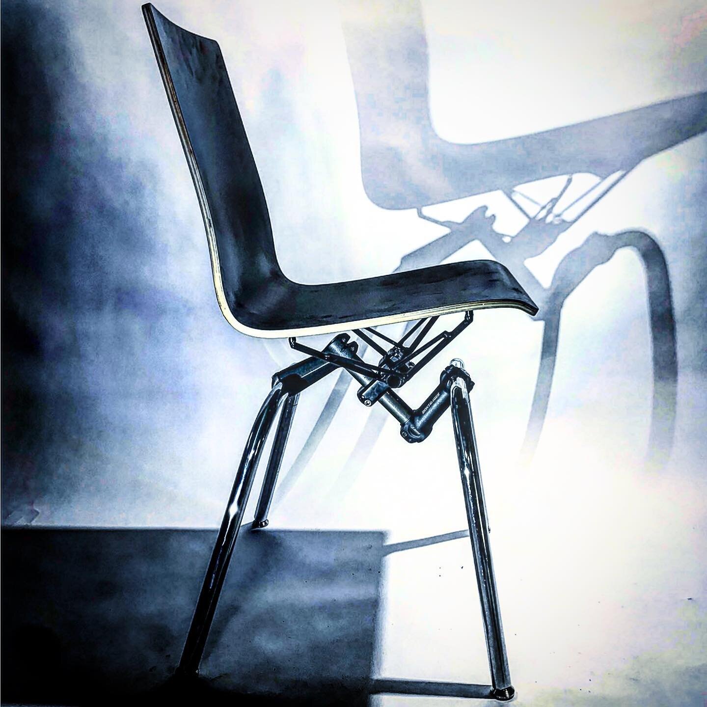 Chair prototype #01WHB. Molded plywood, handlebars, handlebar clamps, fork steerer tube.
#bikefurniture #moldedplywood #modularfurniture #diningchair #loungechair #clampdown #theclash