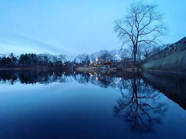 Reflecting
#quarentine #newengland #sunset #dusk #tomorrow #reflection #2020