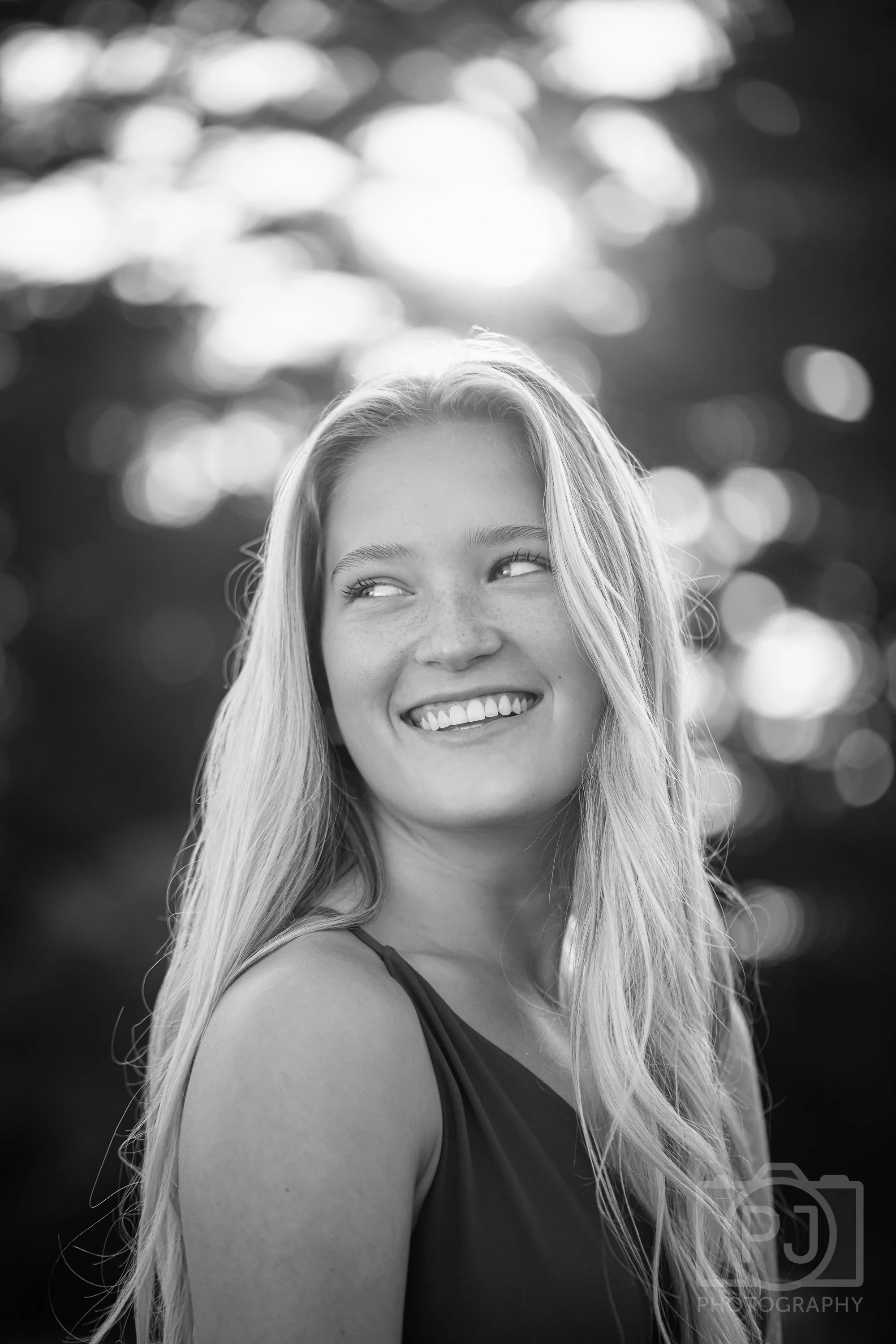 Kate_Senior_Portrait_3K_Marked_0328-Edit.jpg