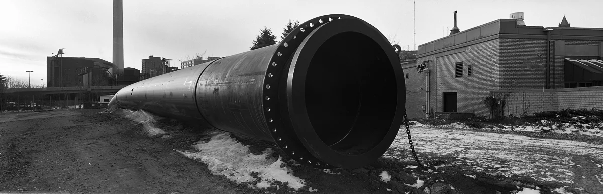 duluth_mn_pipe_canal_park_2_2009.jpg