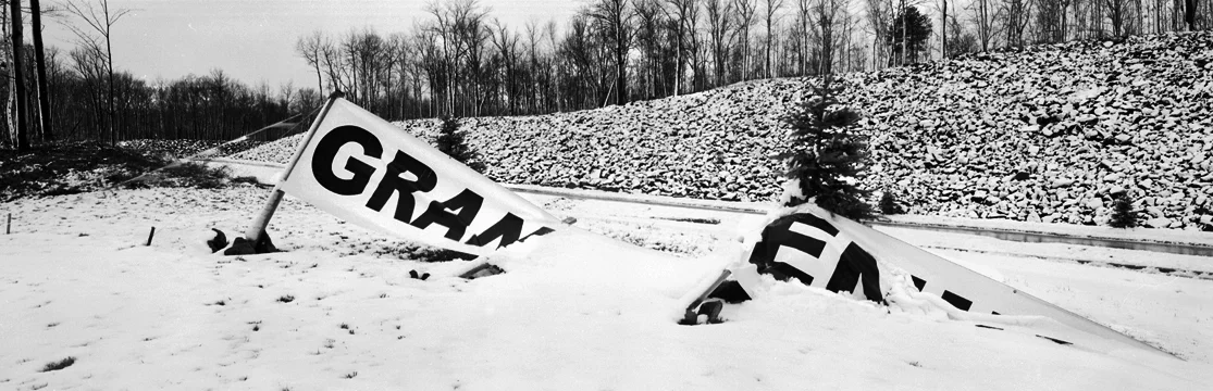 Duluth_MN_Grand_Buried_Grand_Opening_Sign_2010.jpg