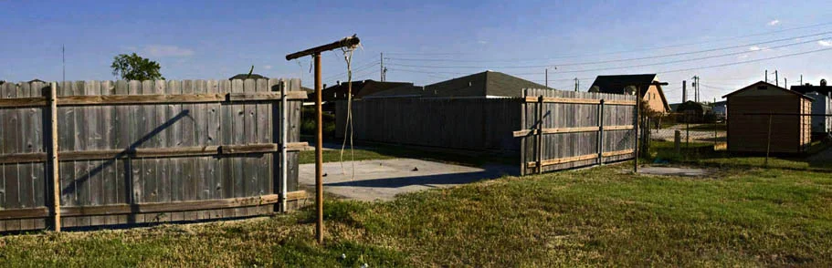 New_Orleans_LA_Remaining_Clothes_Line_Of_Empty_Lot_2008.jpg