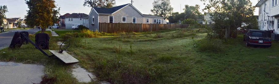 New_Orleans_LA_Mower_Track_On_Vacant_Lot_2008.jpg