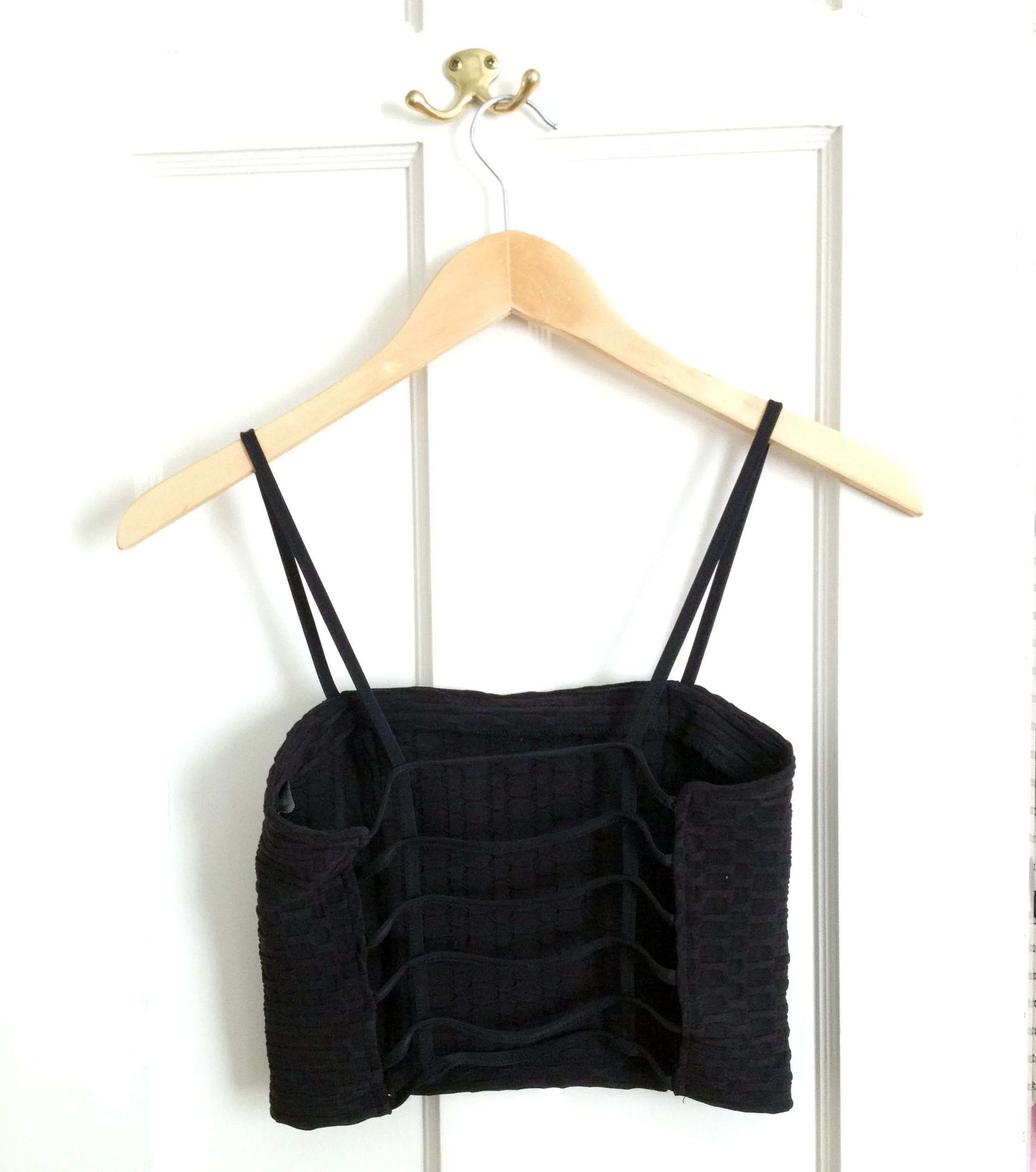 These caged bralette/crop tops have been all the rage since Brandy Melville came out with one. Final price on this one was a mere $10, so I decided to jump on the bandwagon.