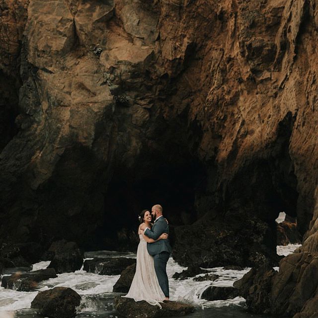 Canβt believe tomorrow marks the start of 3 weeks married to @antonehenry. π
Endless thanks to @kindredweddings for capturing some of these special moments and @cjbakerysd for the beautiful (and delicious) cake.