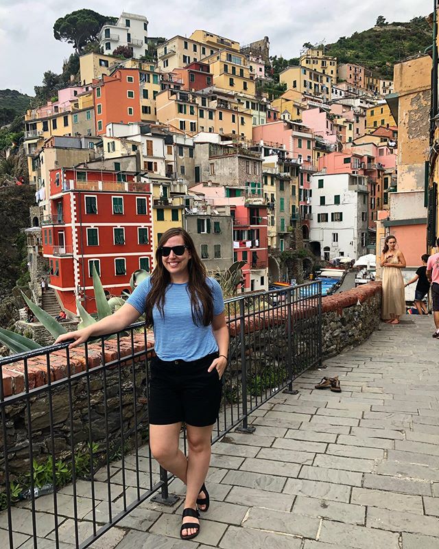 After swim afternoon exploring and drinks in Riomaggiore π» perfectly #cinqueterre πΈ entire outfit from @oldnavy π
sandals @merrell #aroundtownbackstrap