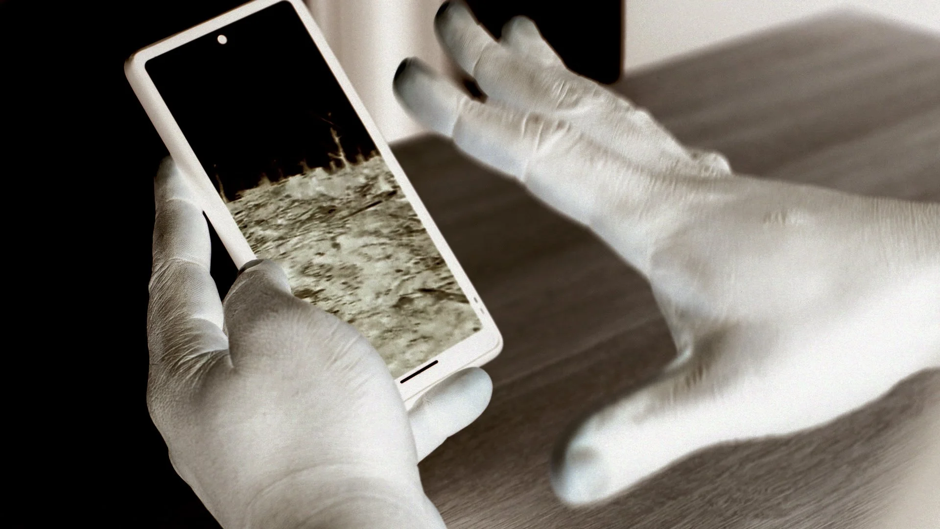 Final Edit #A.2-DE.00_24_20_13.Standbild025.jpg