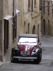 Citroen Deux Chevaux in Volterra