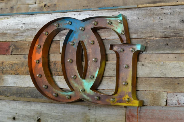 CUSTOM METAL SIGN LIGHTED LETTERS 2.jpg