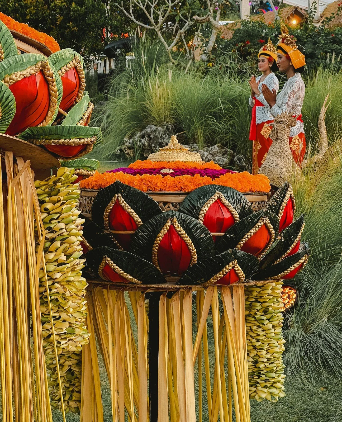 Embracing the beautiful color palette of Bali. If you're doing an event in Bali, dive into AAALLLL the colors and textures!  #balievents