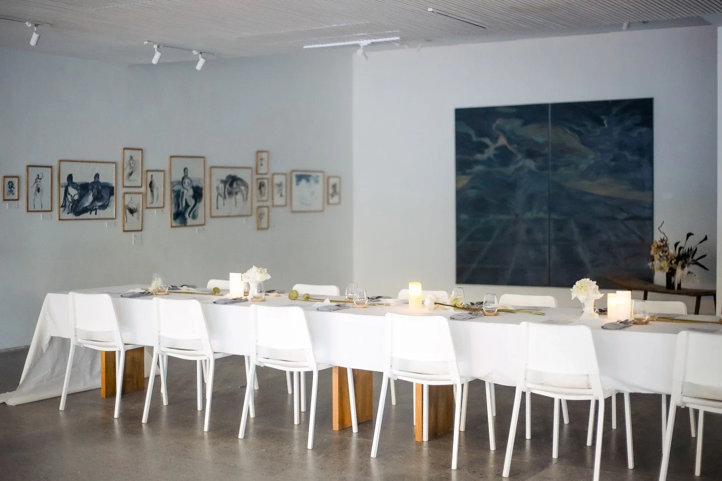 Before the guests arrive... a dinner surrounded by art. #balievents #dinnerinagallery