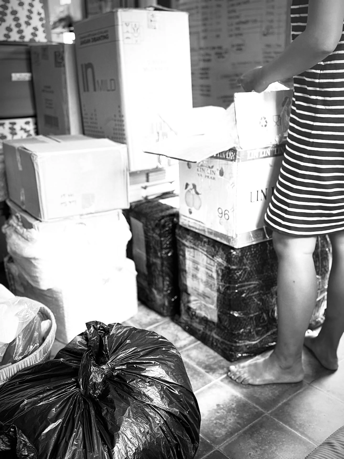 Super glamorous side of event production: when the decor item deliveries start piling up. In boxes without labels. Semangat @rejekiwiwie 🫶🏻