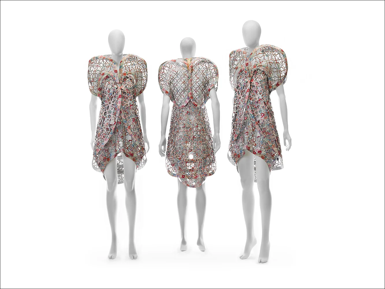 folk_couture_threeASFOUR_03mt_web.jpg