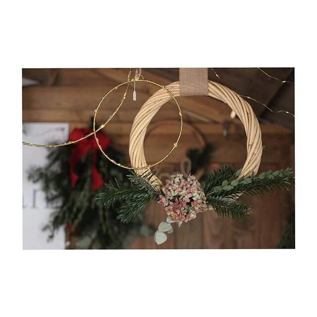 It is pouring rain today but it is full of lights at the Christmas Market and we will warm your heart up @noel_aux_bastions #noelauxbastions #mariaxuan #newcollection #jewelry #christmas #ornaments #christmasgarland 📸cr&eacute;dit @laramaivv