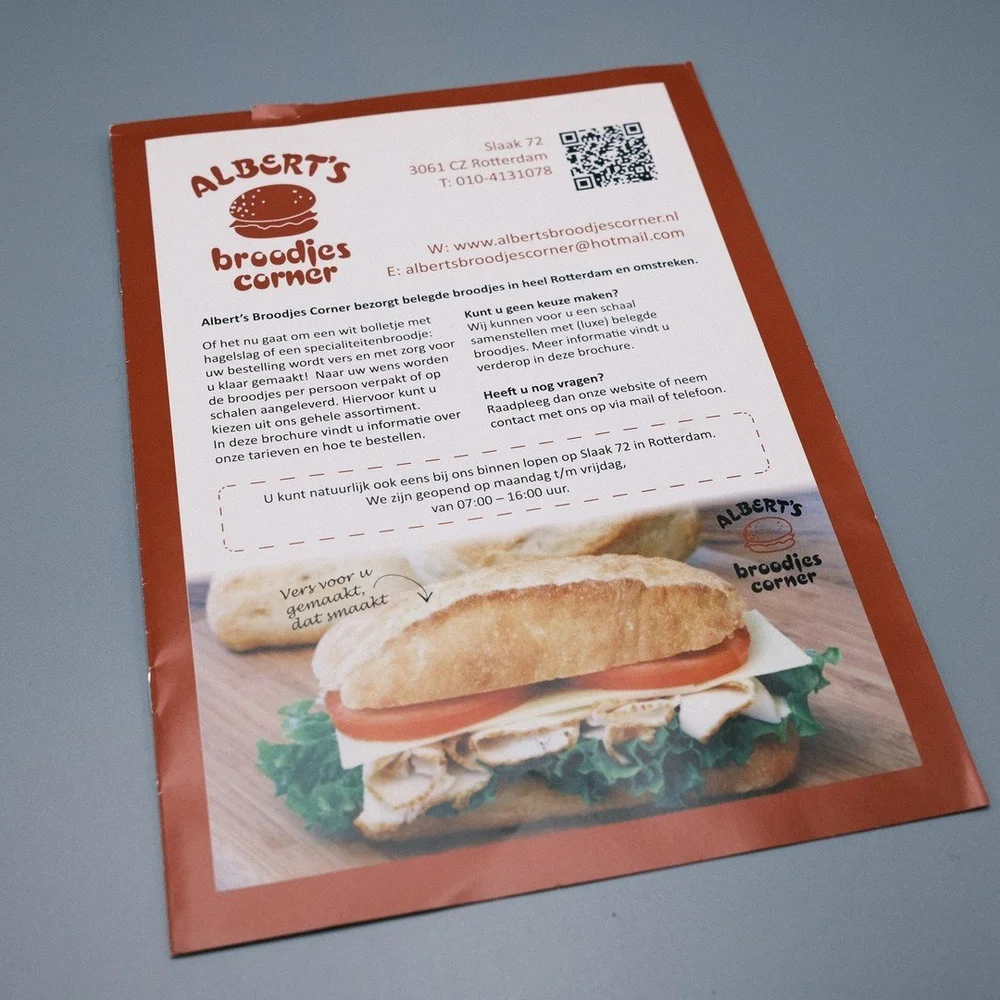 DE BOERENJONGENS BOEKENKAST! ( voorlopig de laatste) 📚  In onze boekenkast vind je van alles. Van boeken vol inspiratie tot projecten die we hebben gedaan. 

Als voorlopig laatste, een inkijkje in &lsquo;Het menu van Albert&rsquo;s broodjes corner&r