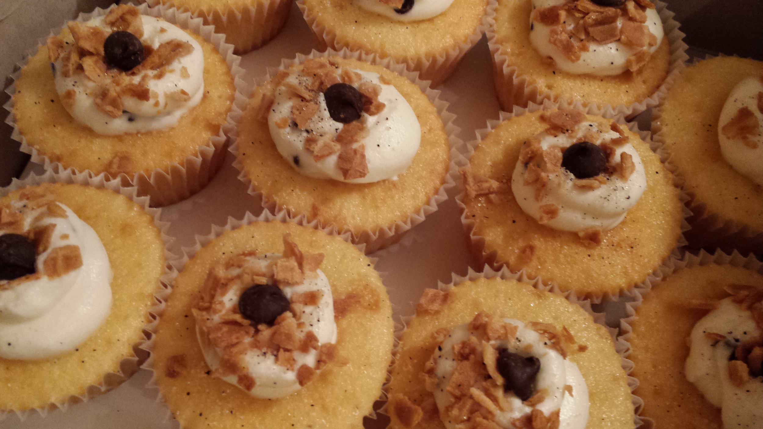 Canoli Filled Cupcakes