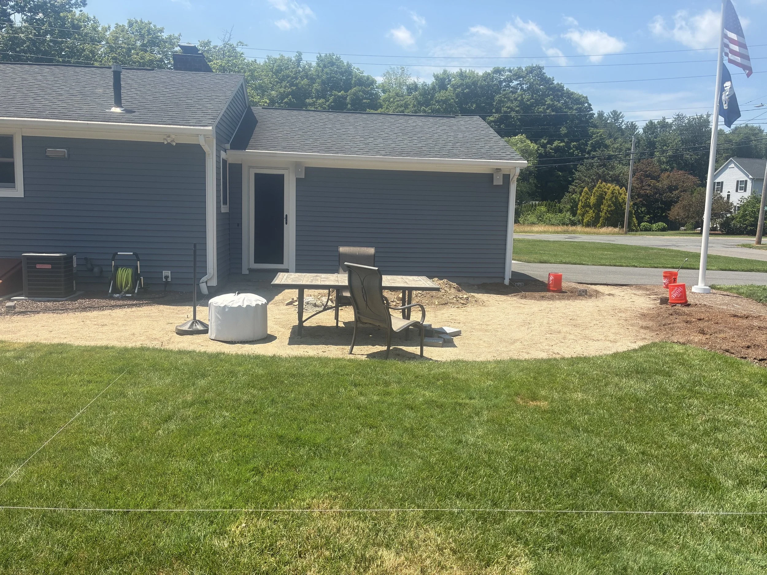 hardscapes_sidewalkpatio_before_02.jpeg