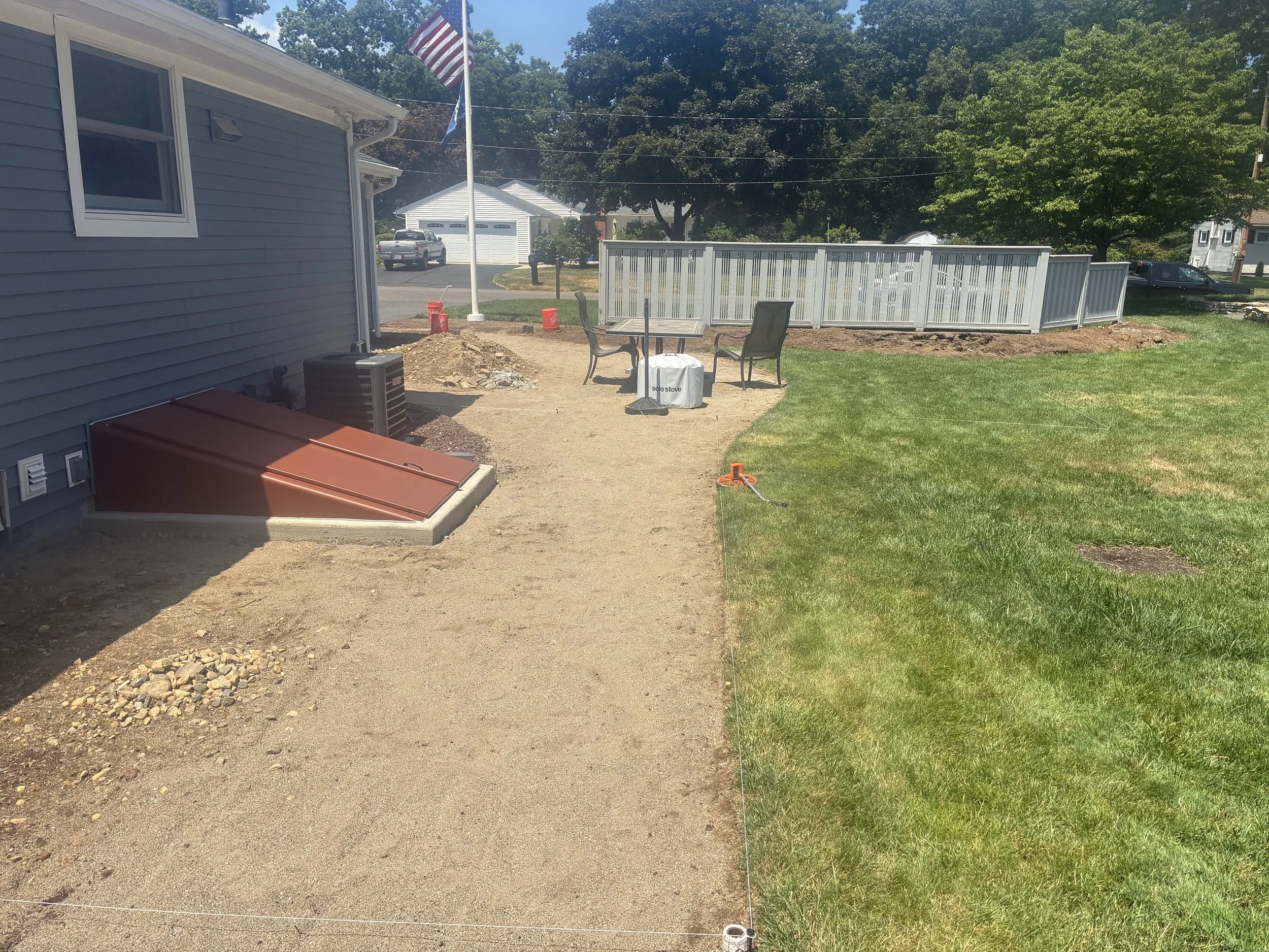 hardscapes_sidewalkpatio_before_01.jpeg
