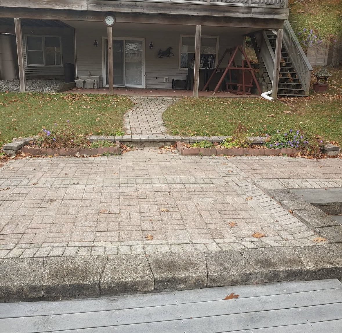 hardscapes_lakeside_before_02.PNG
