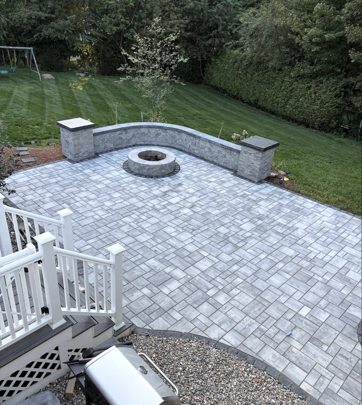 hardscapes_fire_wall_after_02.PNG
