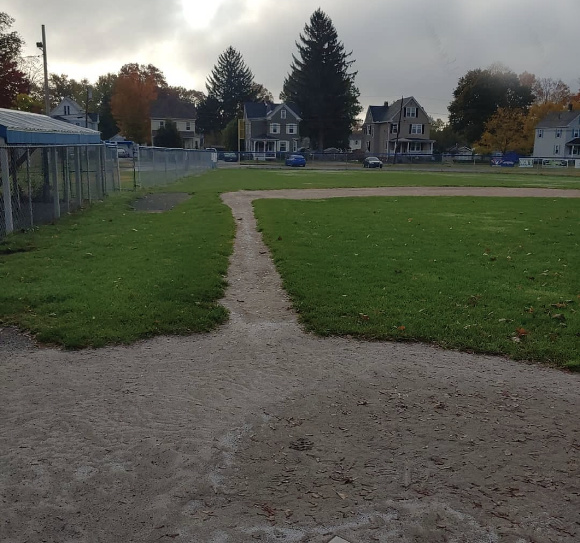 fieldrenovation_cross_before_01.PNG