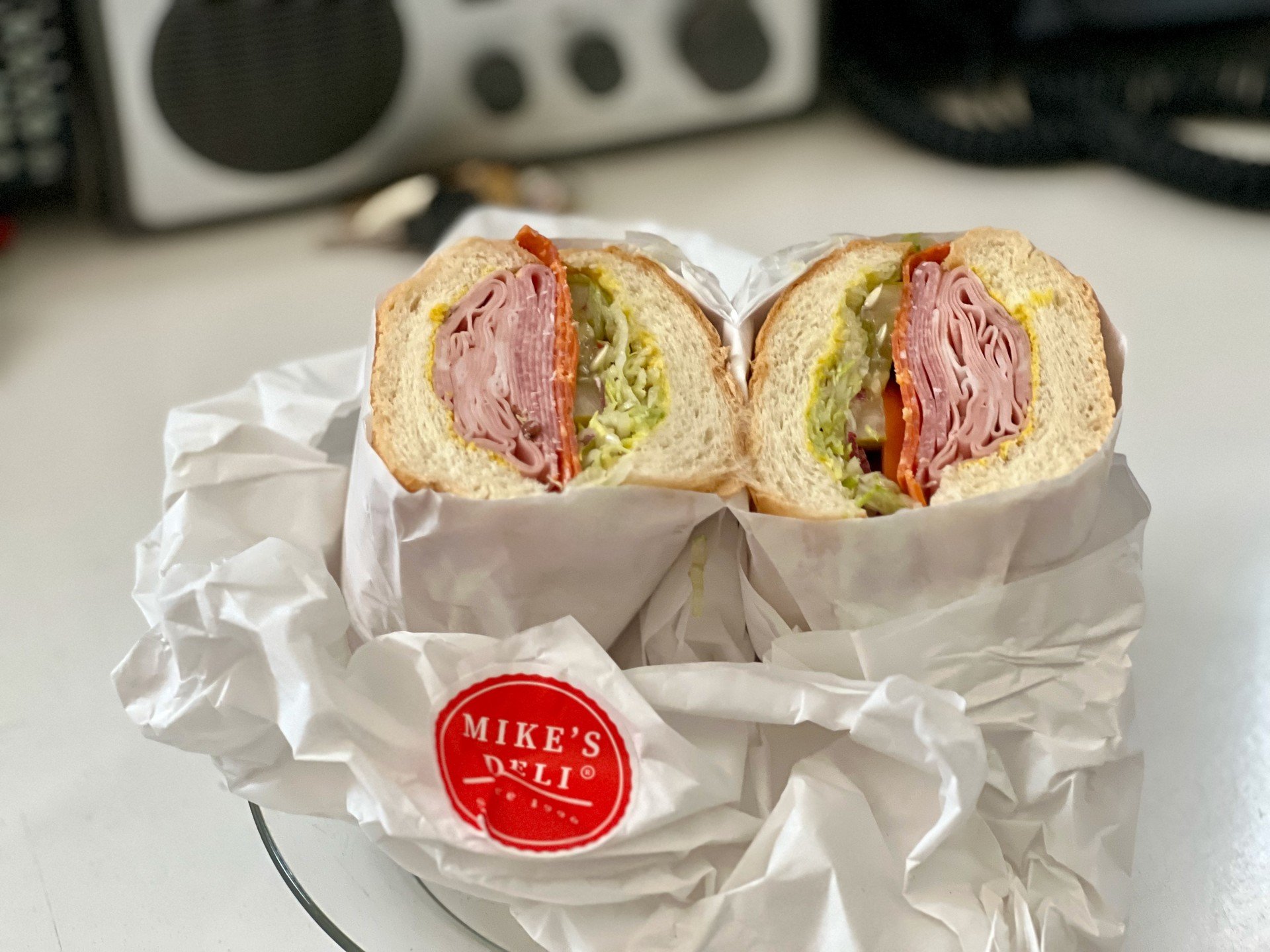 Because it's too damn hot to cook... 🥰 @mikesdeli2 @mikesdeli1996 #italian #italianfood #mikesdeli #summervibes #losangeles #alwaysfresh #nothingbutlove #comfortfood