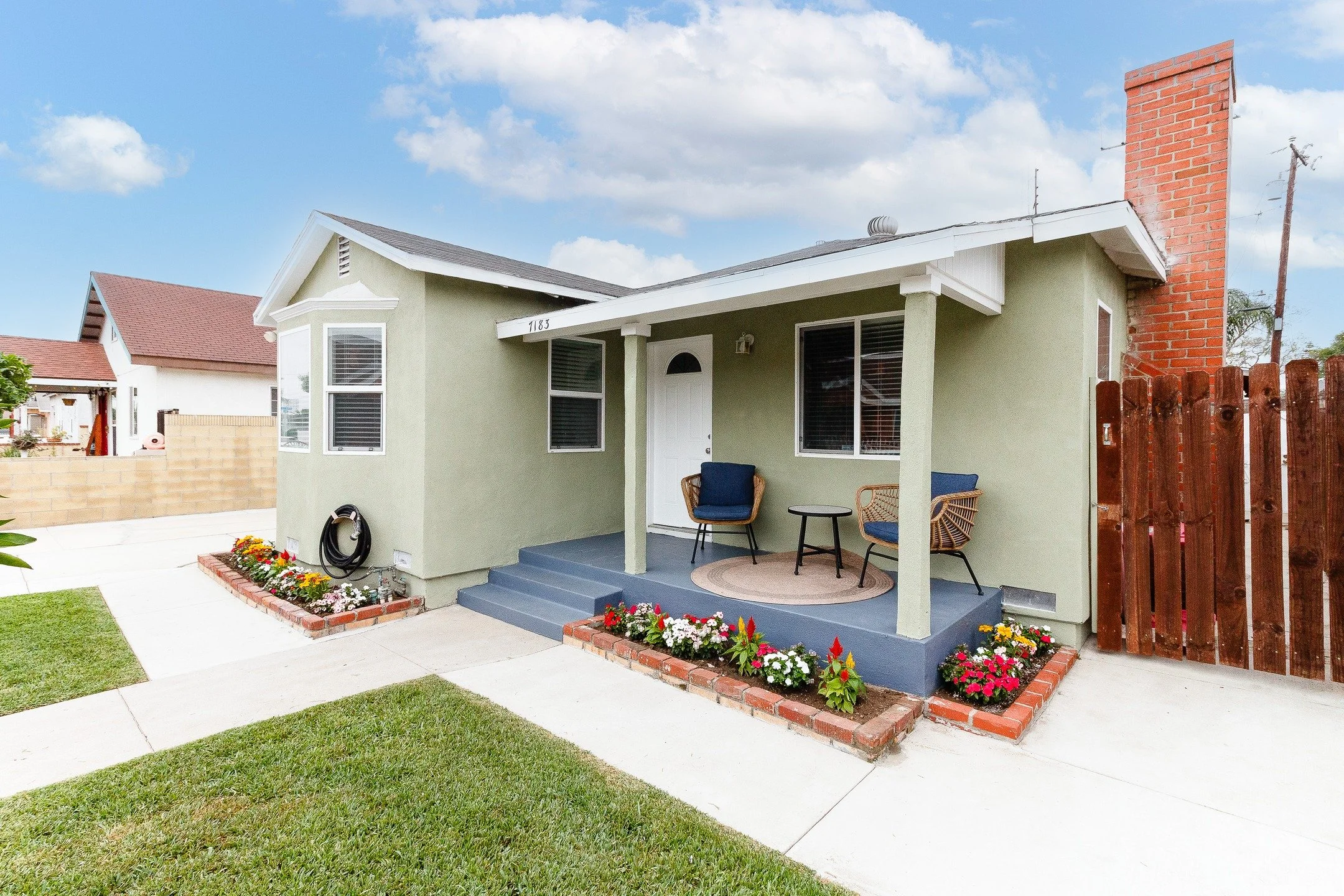 Cute starter home in Long Beach! Listed at 700K -- #realestate #longbeach #storybook #starterhome #largelot #updated #prrealestate #realestatephotography #acmestudiosla