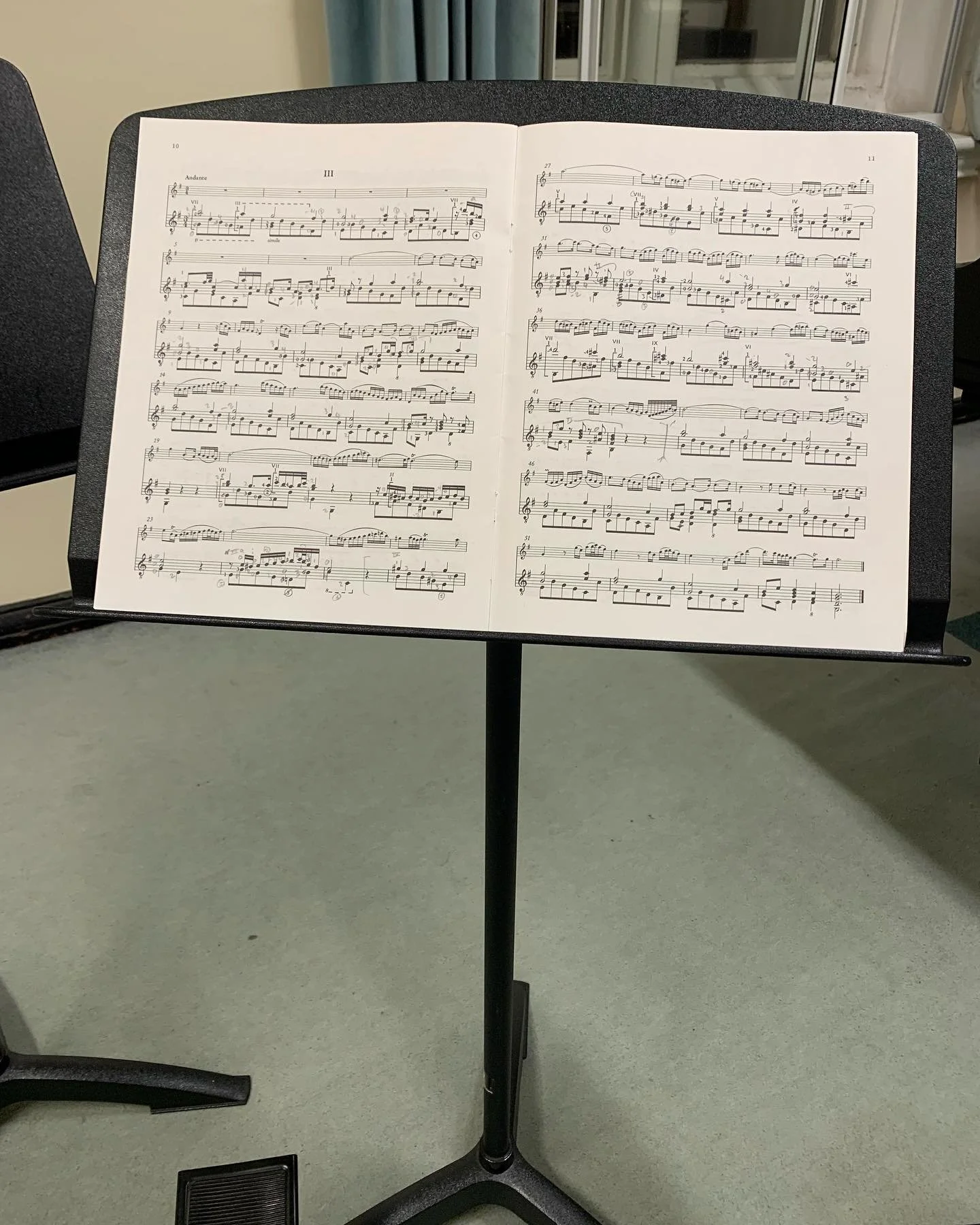 Day 67 of #100daysofpractice 

Continuing with the guitar part for this flute sonata by Johann Sebastian Bach this evening. Working through the development passages and enjoying this music a lot ❤️