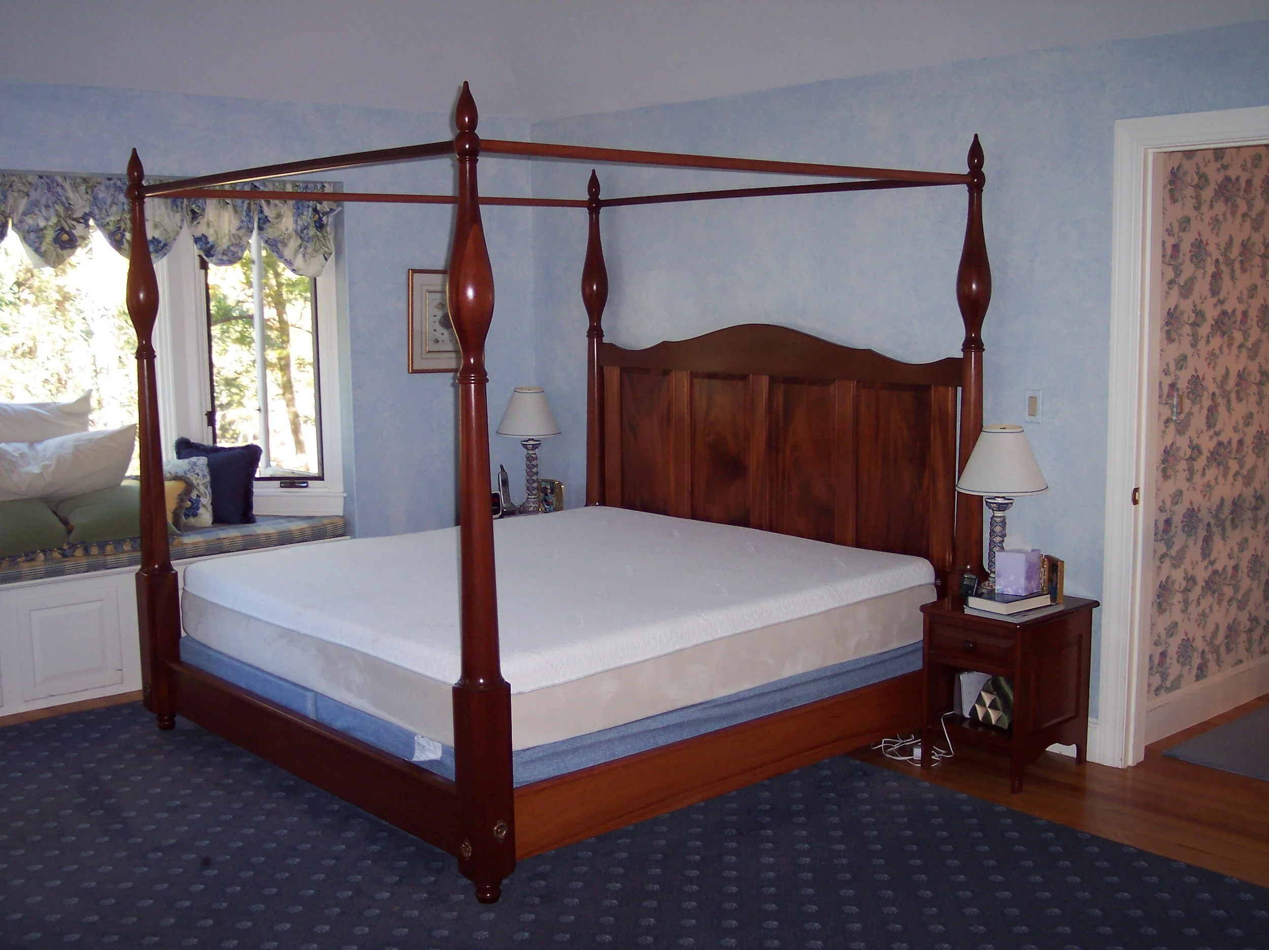mahogany 4 post bed 005.JPG