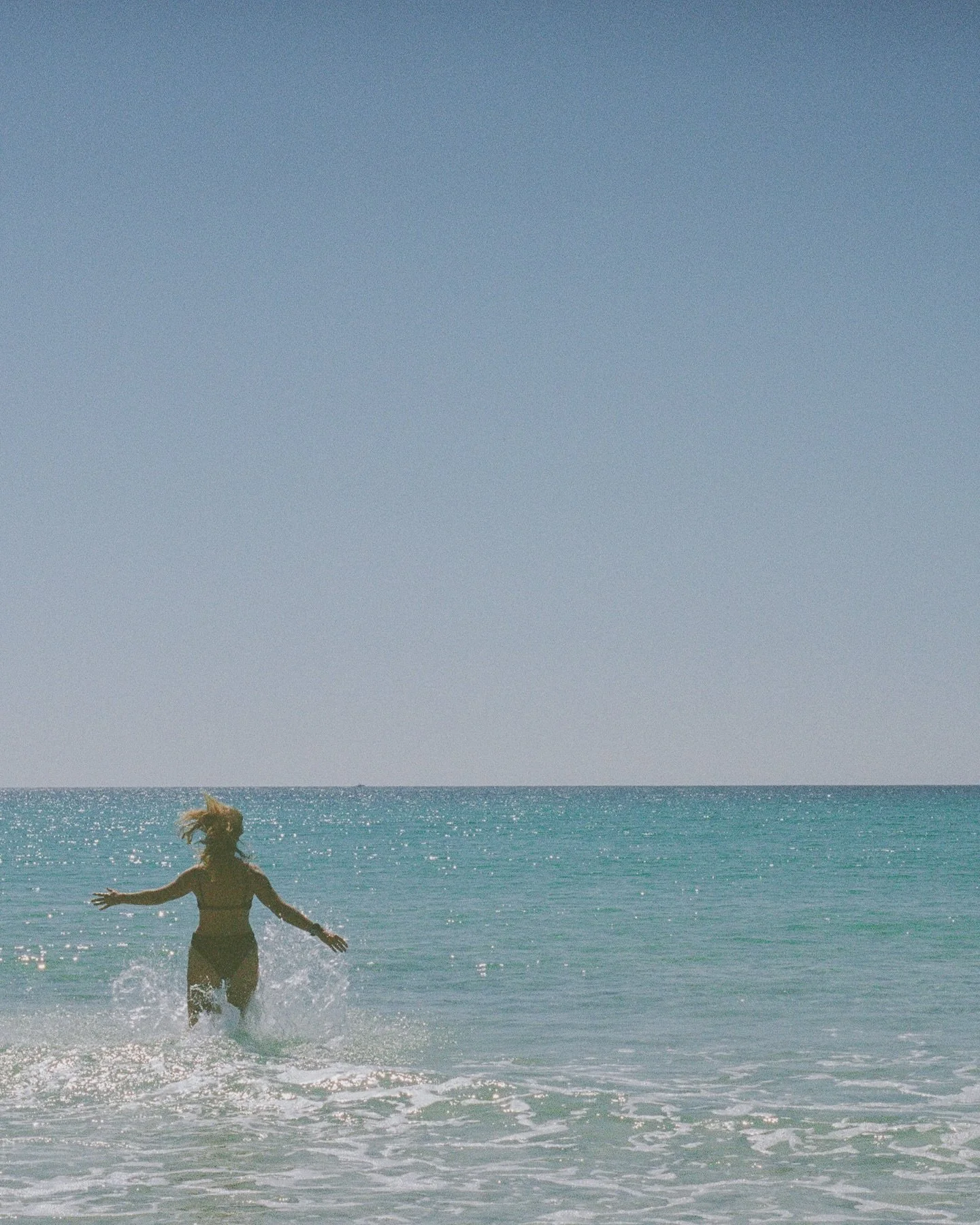 found a cryptic late night note to self on my desk that said &ldquo;water sparkles.&rdquo;
here's a few frames from warmer days in the spirit of my priorities.

#35mmfilmphoto #30a #lovefl #shinrinyoku #artofliving