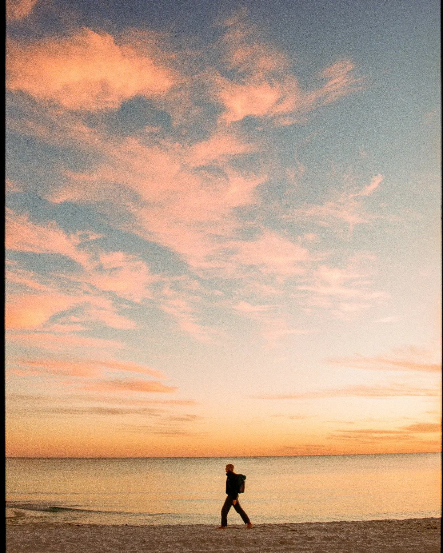 moving forward doesn't always respond to pushing.
learned that lesson the slow way.

#30a #artofliving #35mmfilmphoto #slowcontent #artofnoticing