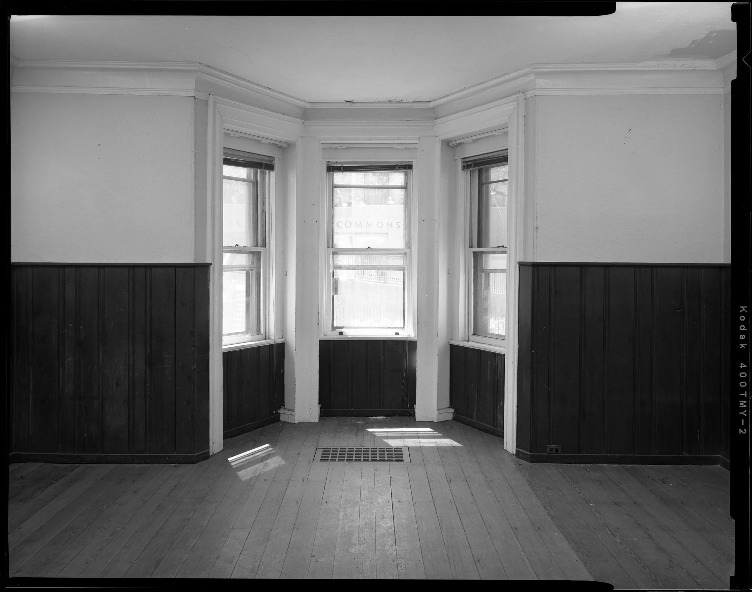 Living_Room_Wall_and_Bay_Window.jpg