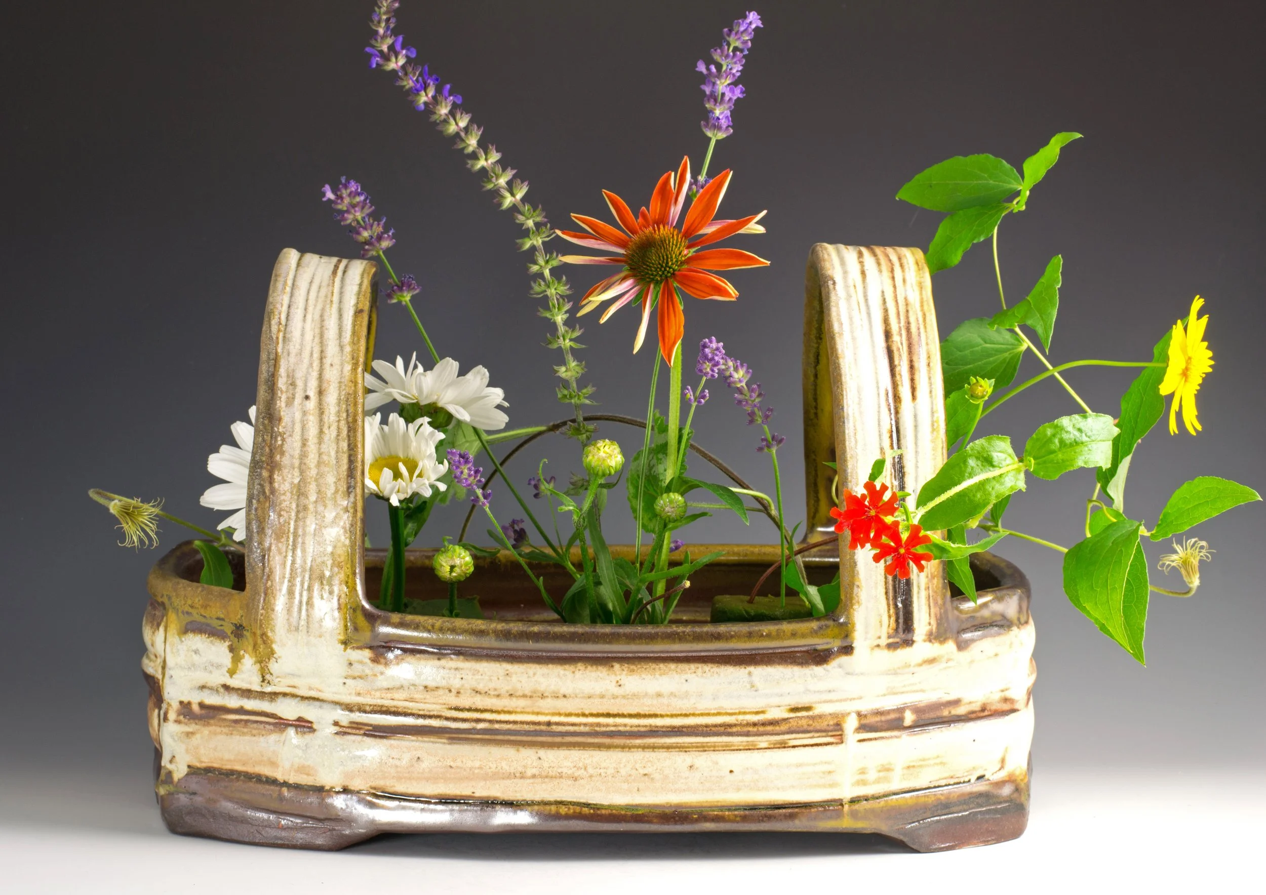BasketWithWIllsFlowersSpResfullLT.jpg