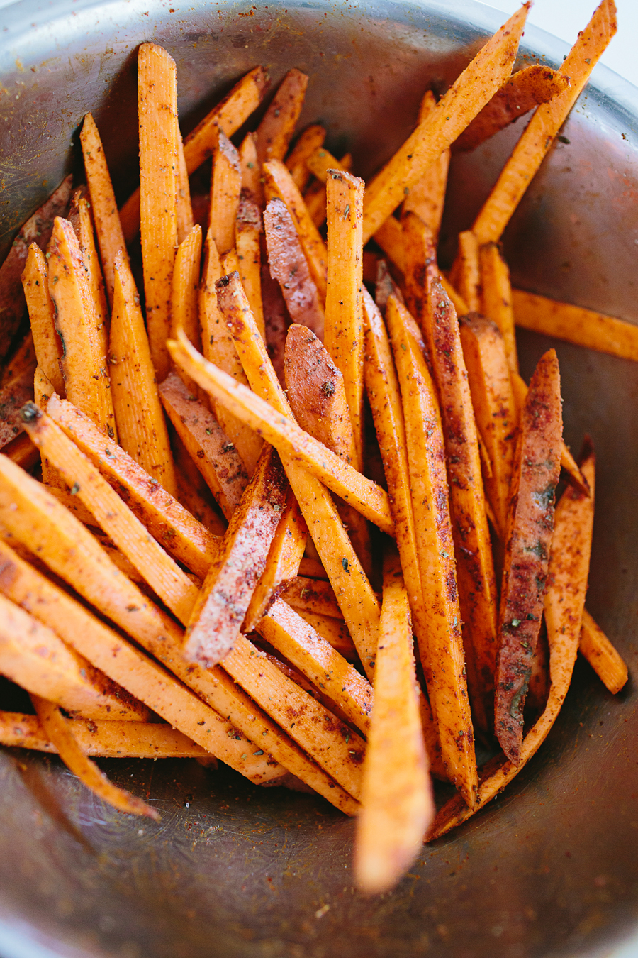 brookecourtney_sweetpotatofries_ovenbaked_frysauce-8.jpg