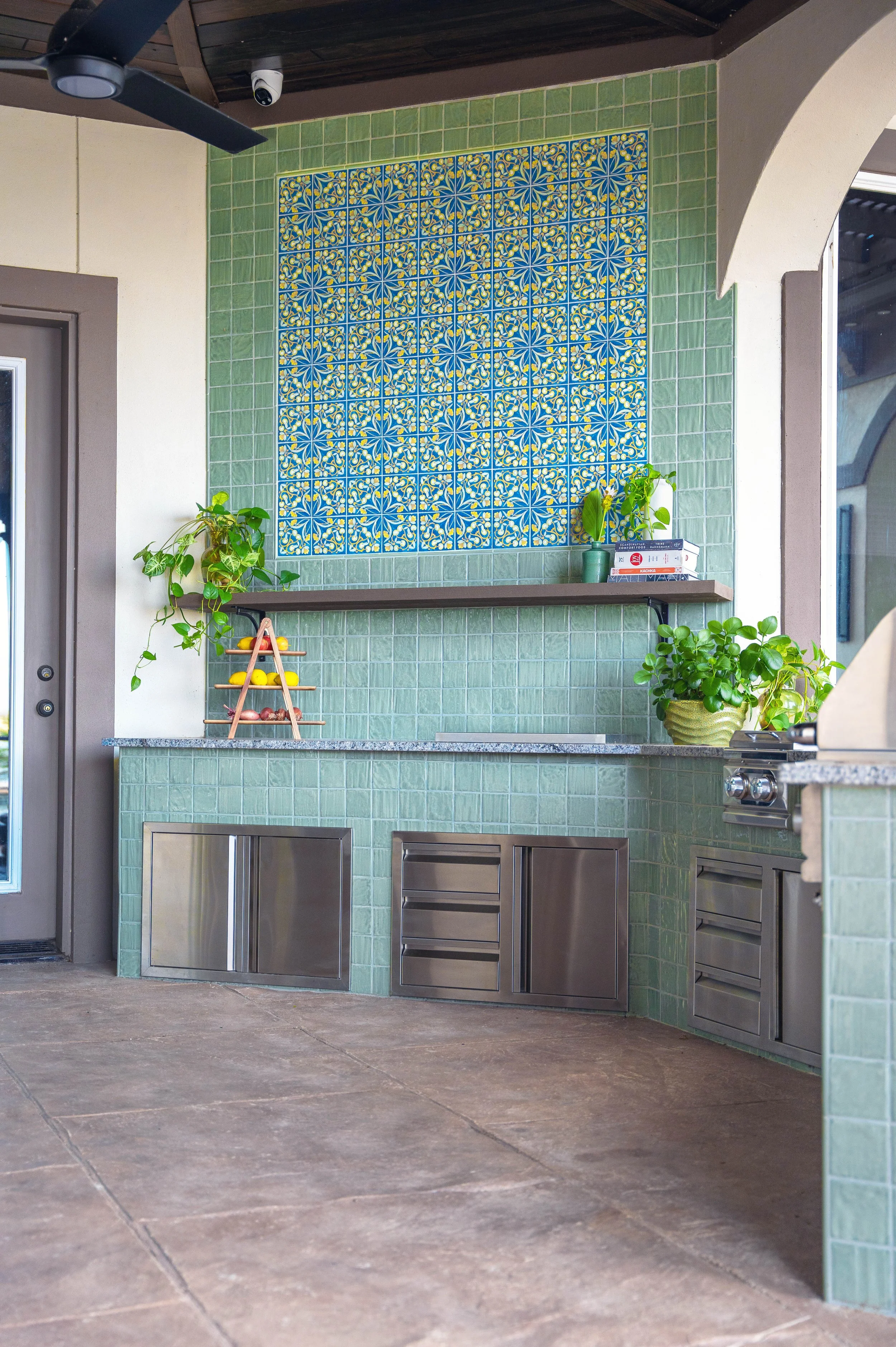 OutdoorKitchenBacksplash.jpg